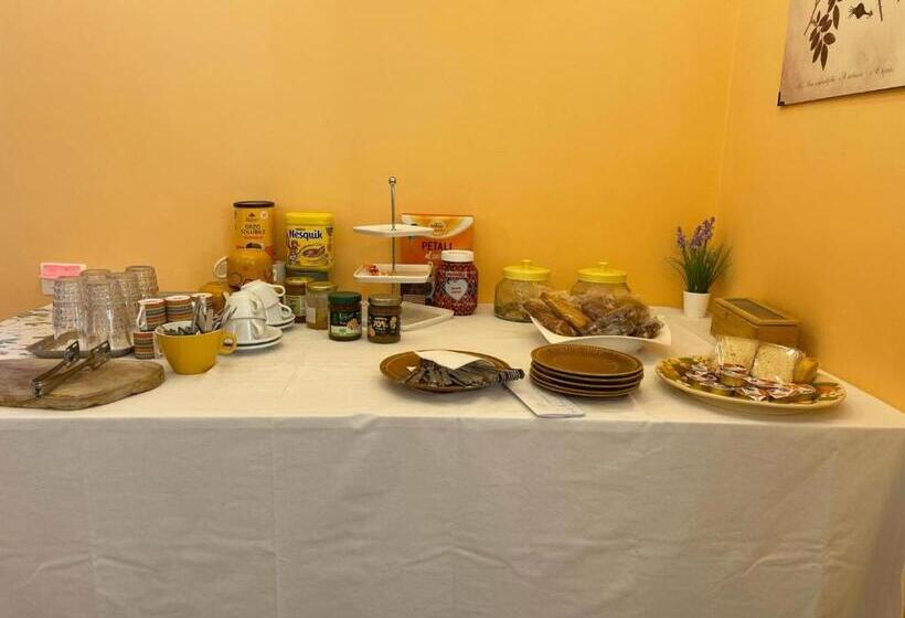 اتاق اکونومی, Lattrazionedelgeco