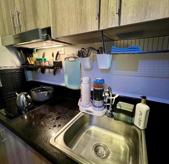 Appartement met 1 Slaapkamer en Balkon, Condo In Pasay