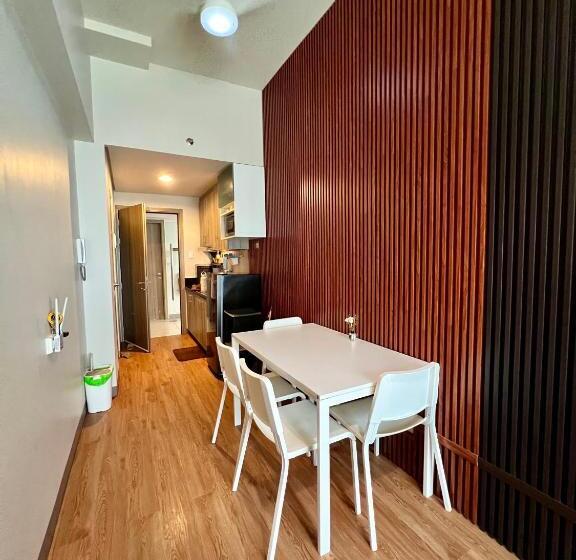 Apartamento 1 Dormitório com Sacada, Condo In Pasay