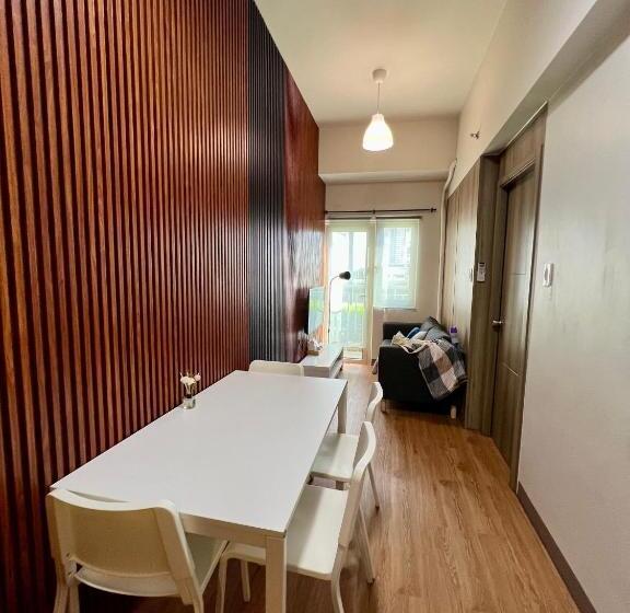 Apartamento 1 Dormitório com Sacada, Condo In Pasay