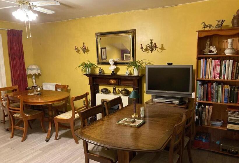 غرفة ديلوكس سرير كينج, Jacks Court B1