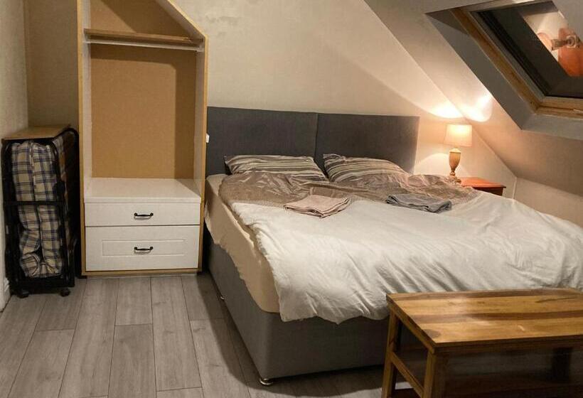 غرفة ديلوكس سرير كينج, Jacks Court B1