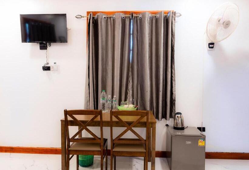 חדר סטנדרט לשלושה, Onjira Resort