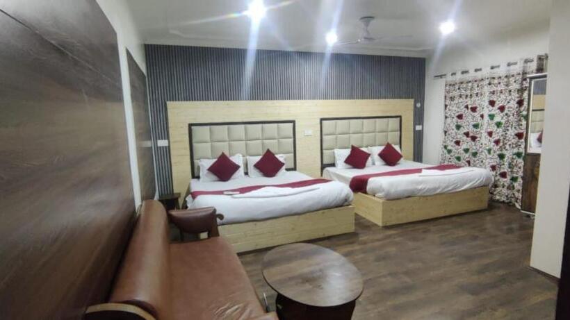 Четырехместный Номер Стандарт, Silverinnkashmir