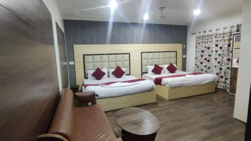 スタンダード4人部屋, Silverinnkashmir