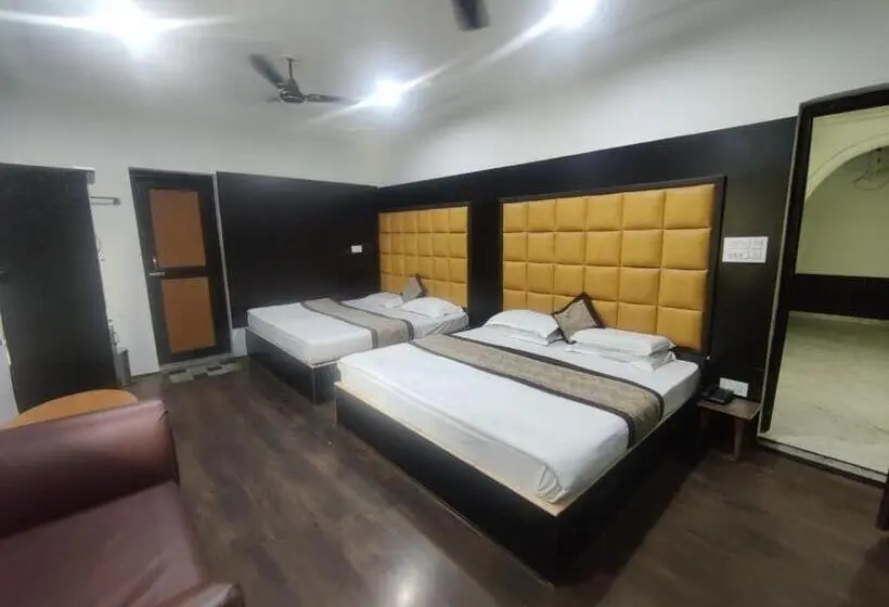 スタンダード4人部屋, Silverinnkashmir