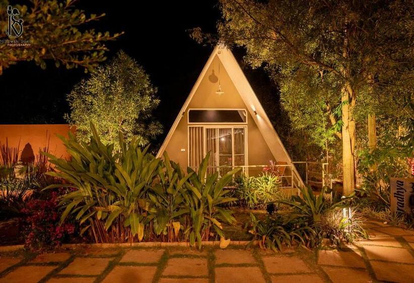 Büyük Çift Kişilik Yataklı Standart Oda, Trance Veechika