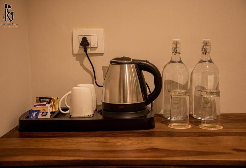 Büyük Çift Kişilik Yataklı Lüks Oda, Trance Veechika