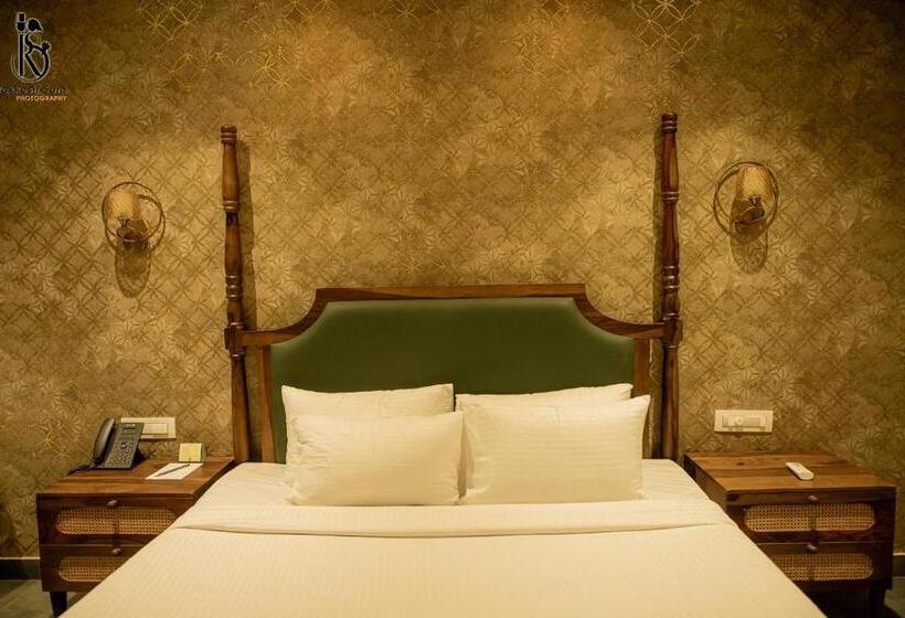 Büyük Çift Kişilik Yataklı Lüks Oda, Trance Veechika