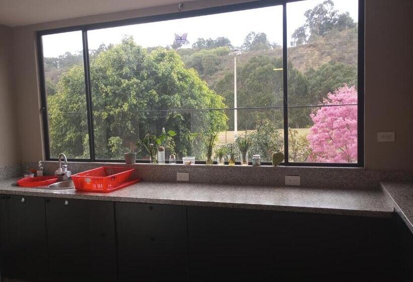 غرفة قياسية حمام مشترك, The International Welcome Center