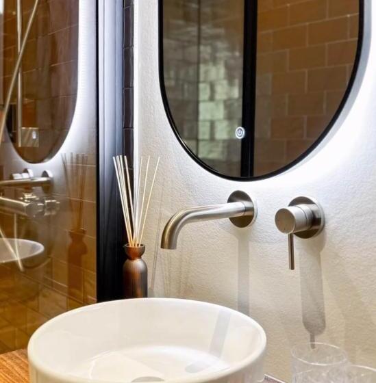 חדר דחוקס עם מיטת קינג, Tumuli Twente B&b Boutique