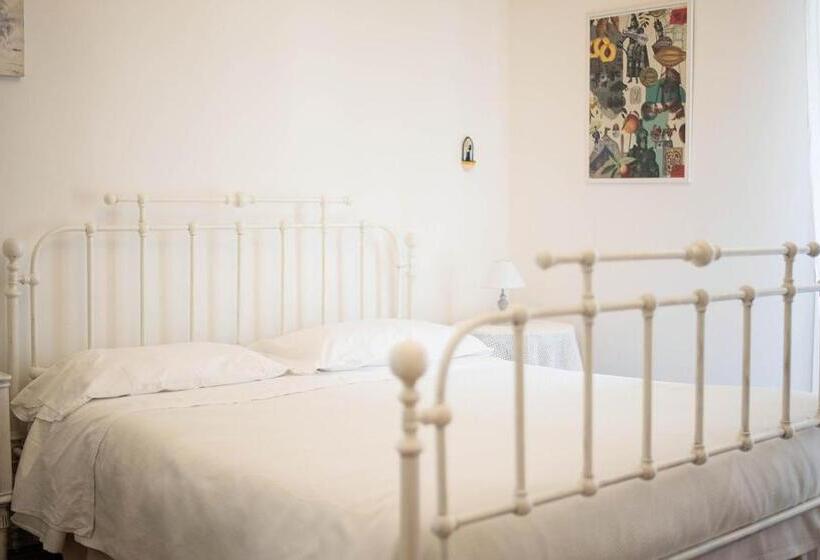 اتاق استاندارد سه نفره, B&b Liola