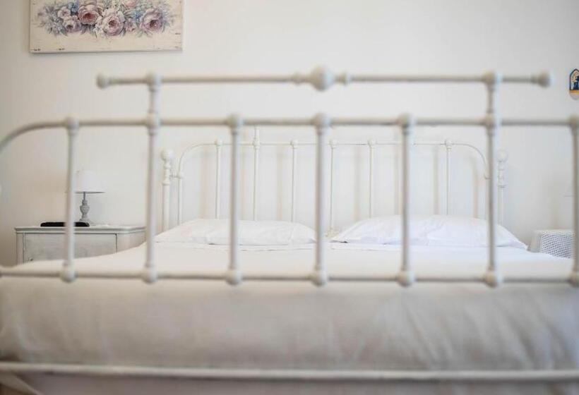 Номер Стандарт Трехместный, B&b Liola