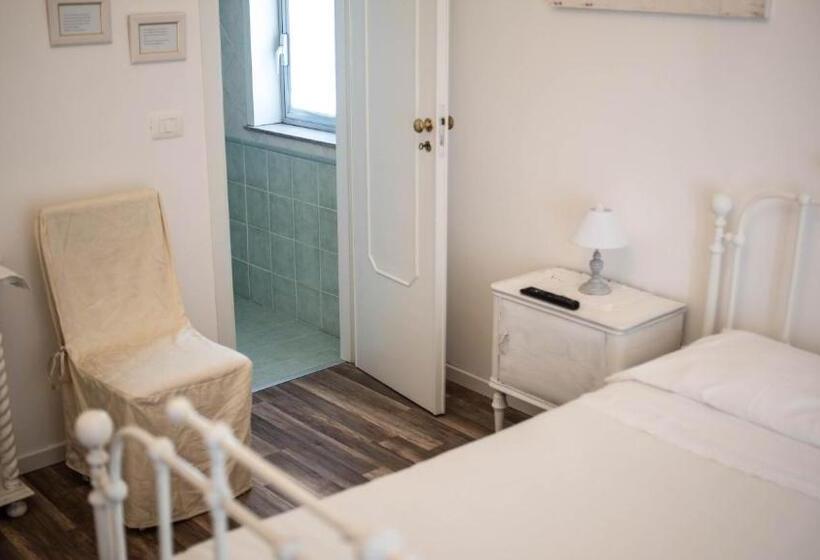 Номер Стандарт Трехместный, B&b Liola