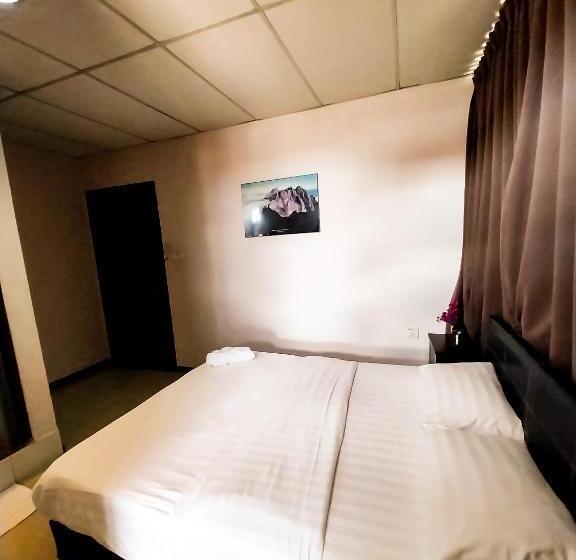 חדר סטנדרט, Mb Budget