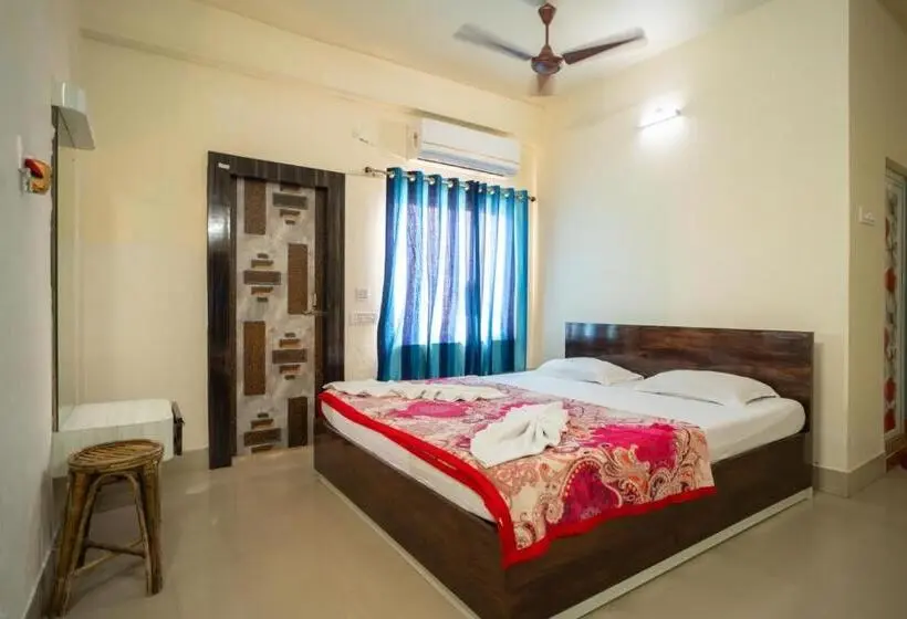 Estudio Standart Vista Piscina, Nilkantha