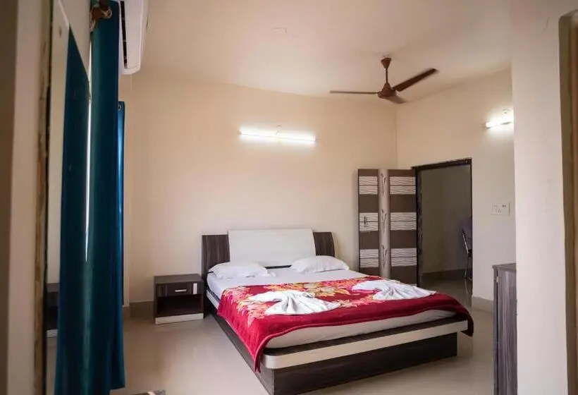Estudio Standart Vista Piscina, Nilkantha