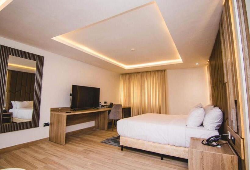 سوییت سوپریور, The Safron