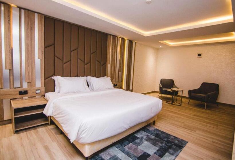 سوییت سوپریور, The Safron