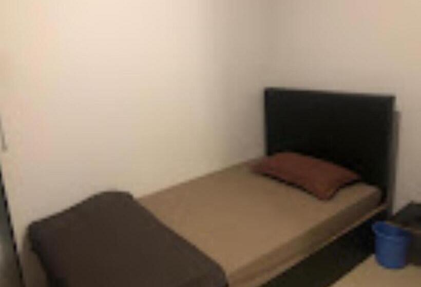 Quarto Deluxe, The Pi Hotel , Imphal