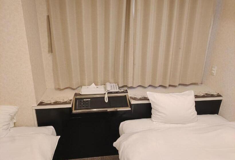 غرفة قياسية, 大阪グランドホテル