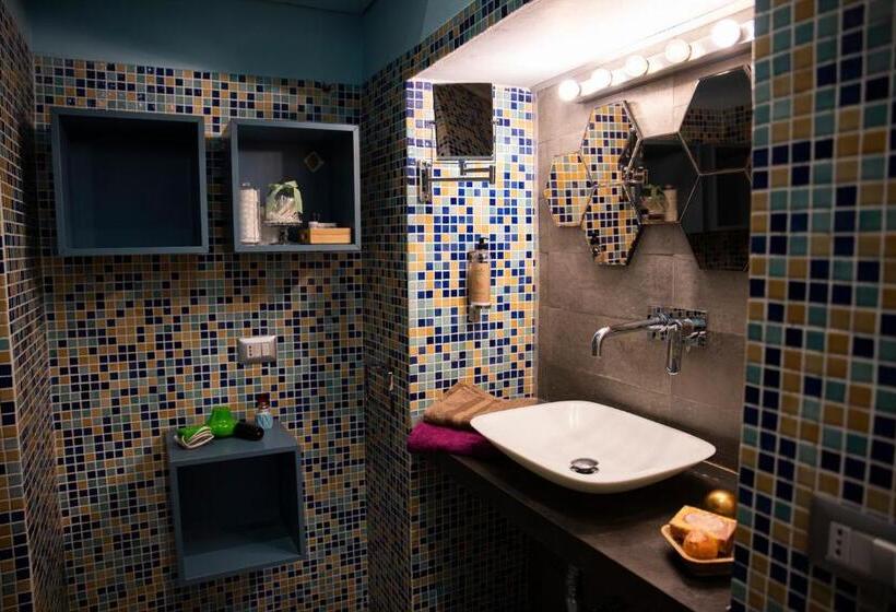 سوییت جونیور با بالکن, Home & More Brigida