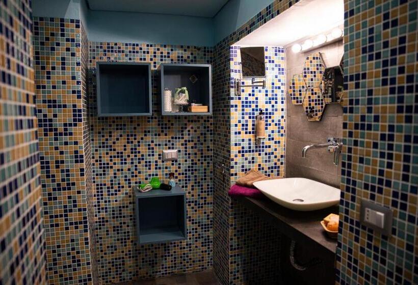 سوییت جونیور با بالکن, Home & More Brigida