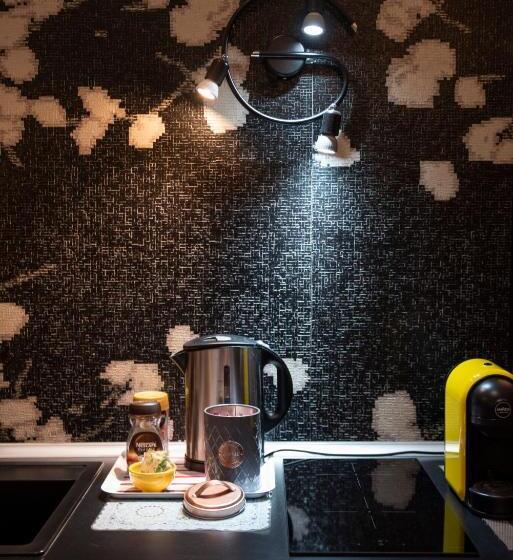 سوییت جونیور با بالکن, Home & More Brigida