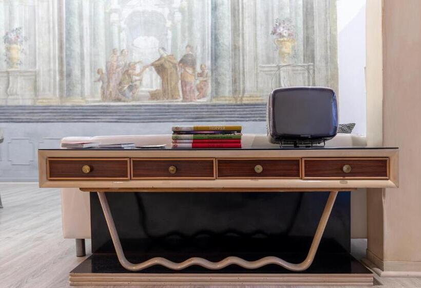 سوییت جونیور لوکس, Home & More Brigida