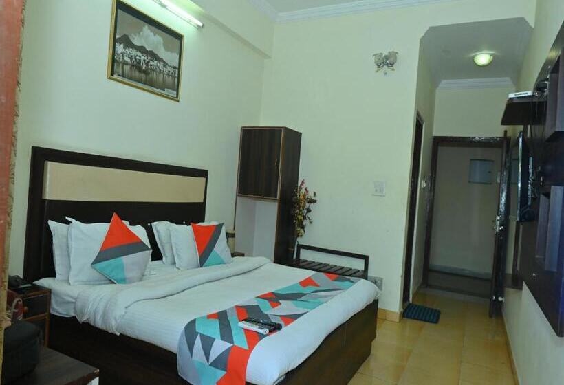 Quarto Deluxe, Goyal Plaza Hotel 5 Mint. Waling Distance From Pushkar Lake