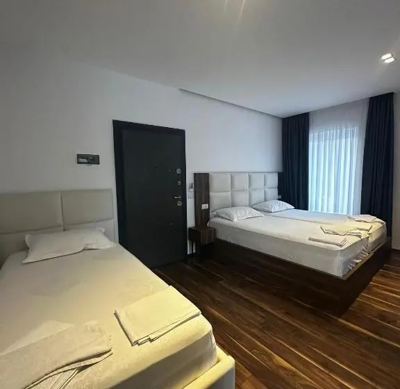 Standard Kolmen Hengen Huone, 4 Stinët