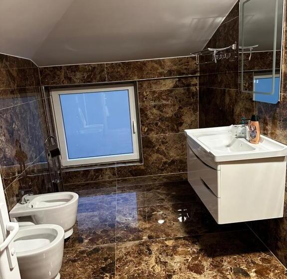 스탠다드 트리플 룸, 4 Stinët