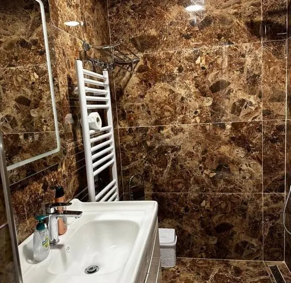 Standard-huone, 4 Stinët