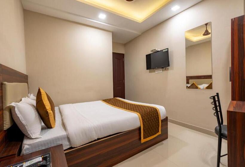 Quarto Estandar, Daan South Park