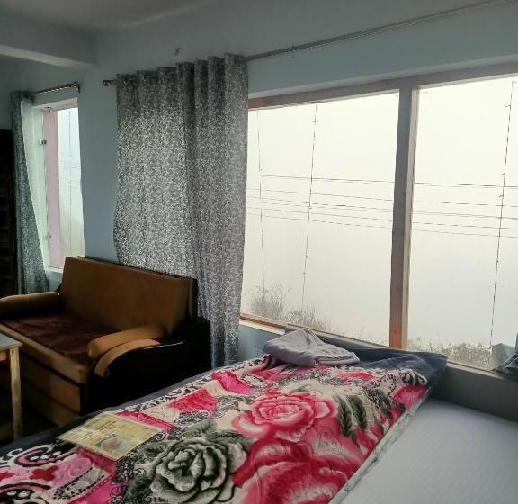 חדר משפחתי, Heavenly Heights