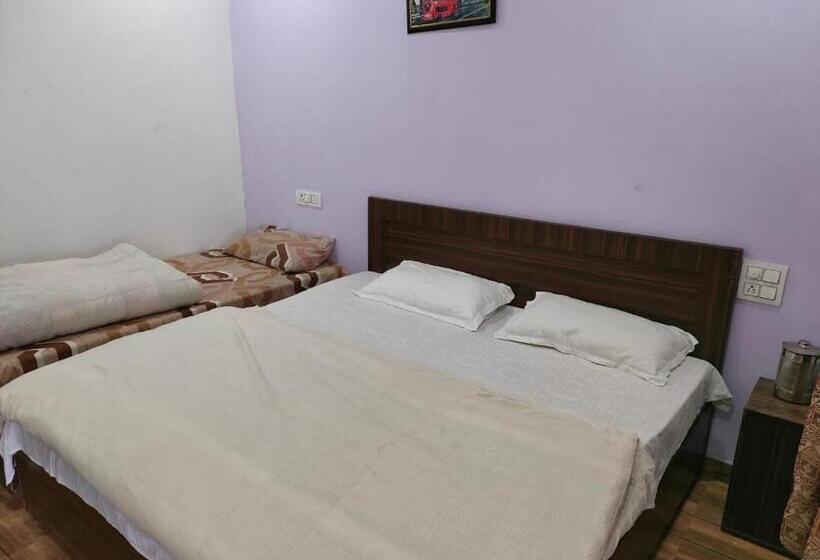 غرفة قياسية ثلاثية, Neelansh Resort Sonprayag