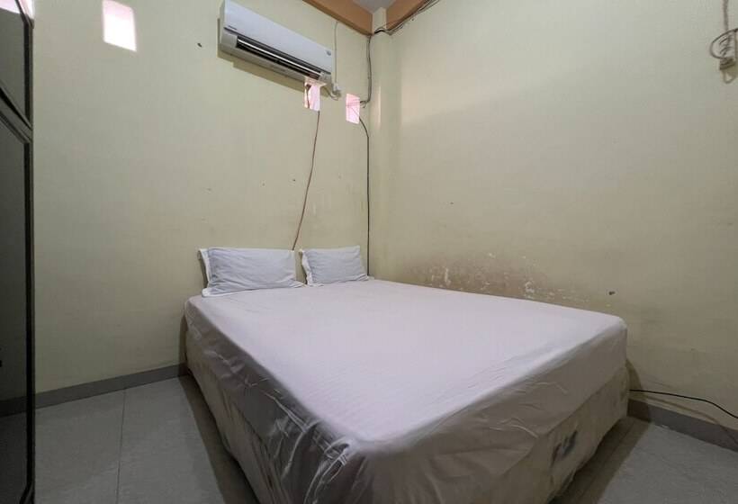 스탠다드 룸, Oyo 93683 Kost Naura