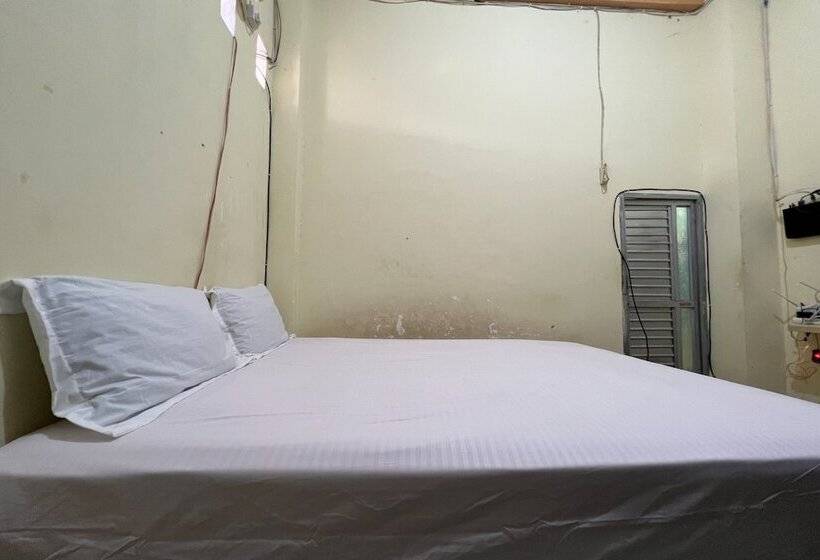 غرفة قياسية, Oyo 93683 Kost Naura