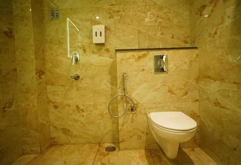 Juniorsviitti, Prahlad Inn