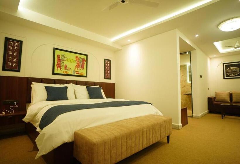 סוויטת ג'וניור, Prahlad Inn