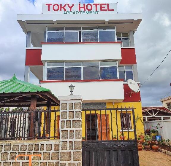 اتاق خانوادگی, Toky Hôtel