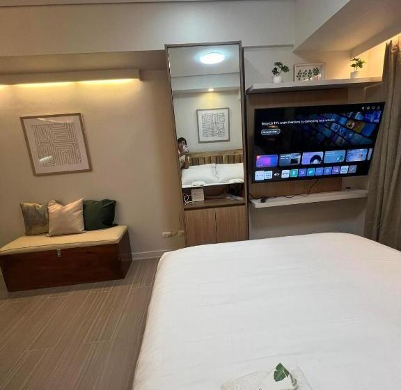 استودیوی استاندارد, Joyce Condo @ Centrio Towers