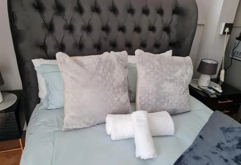 スタンダードルーム, Makati Thata Comfort B&b