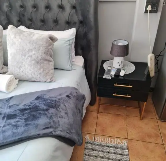 スタンダードルーム, Makati Thata Comfort B&b