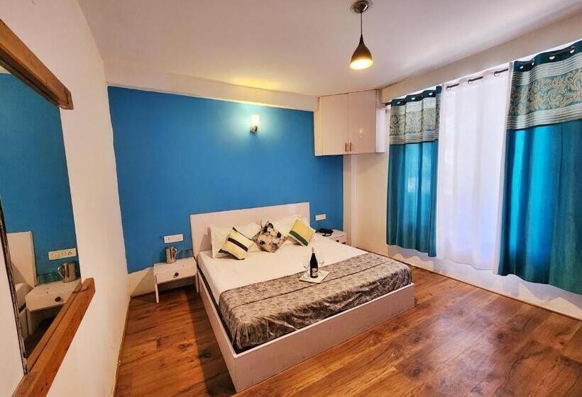 Büyük Çift Kişilik Yataklı Standart Oda, Page 3   A Riverside Hotel And Bar