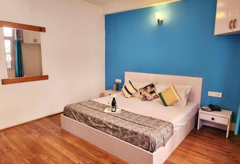 Büyük Çift Kişilik Yataklı Standart Oda, Page 3   A Riverside Hotel And Bar