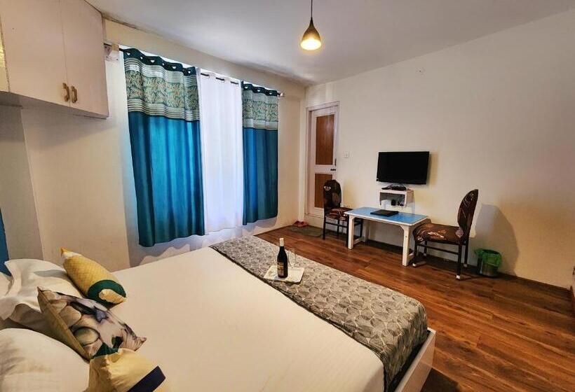 Büyük Çift Kişilik Yataklı Standart Oda, Page 3   A Riverside Hotel And Bar