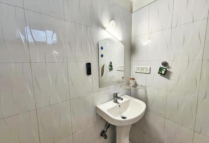 Büyük Çift Kişilik Yataklı Standart Oda, Page 3   A Riverside Hotel And Bar