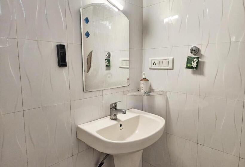 Büyük Çift Kişilik Yataklı Standart Oda, Page 3   A Riverside Hotel And Bar