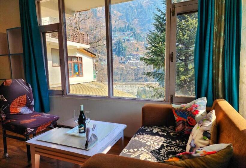 Büyük Çift Kişilik Yataklı Lüks Oda, Page 3   A Riverside Hotel And Bar